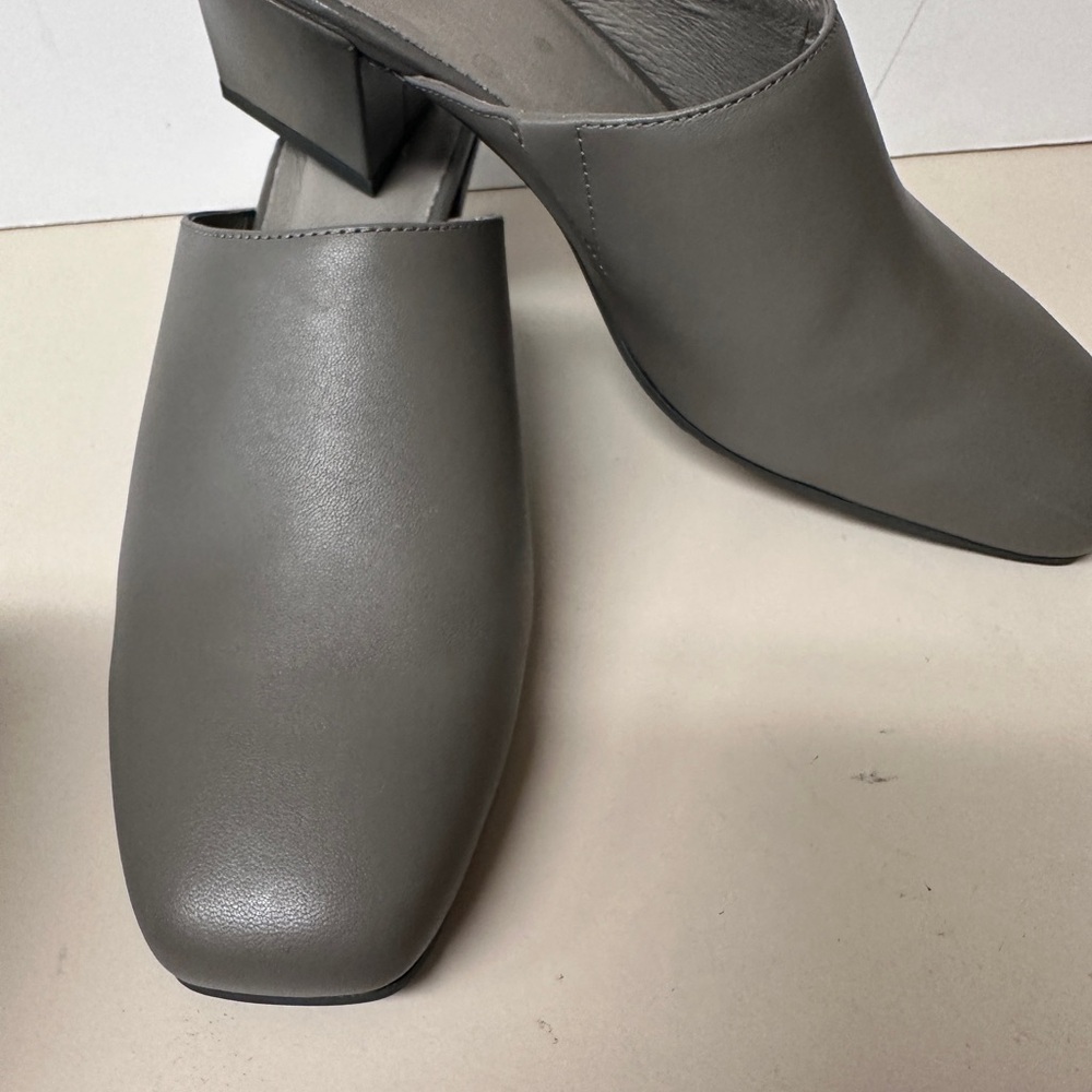 Eileen Fisher Gray Leather Square-Toe Slip-On Mules